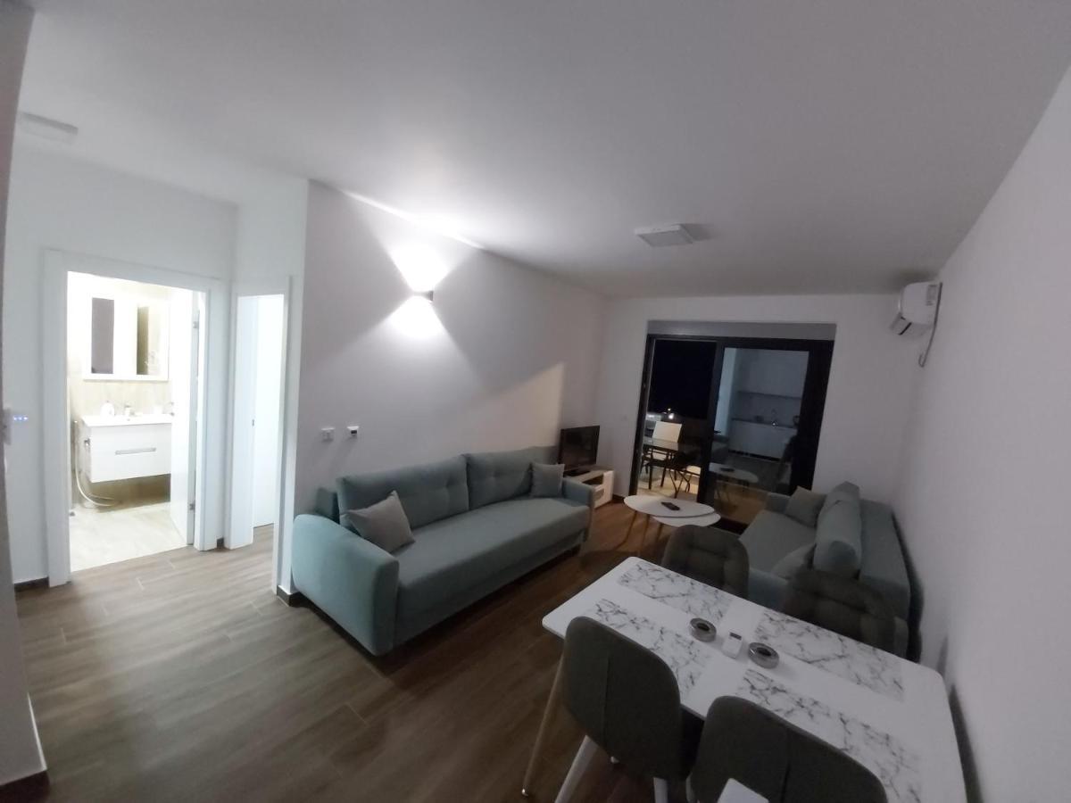 Apartmani Aida Dobra Voda Εξωτερικό φωτογραφία