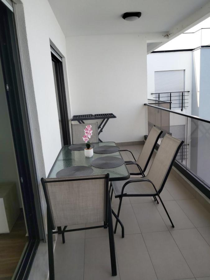 Apartmani Aida Dobra Voda Εξωτερικό φωτογραφία